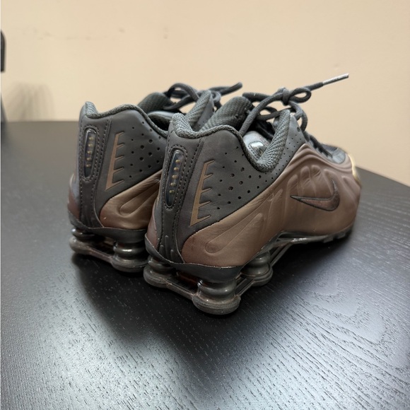 Nike Shox R4 - Picture 4 of 9